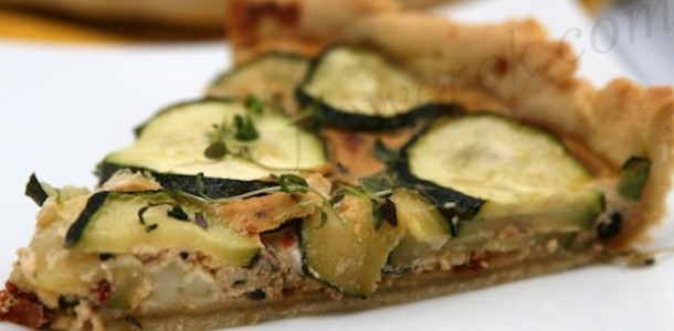 tarta z cukinia i kozim serem