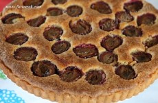 Tarta migdałowo- śliwkowa