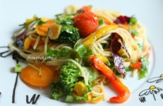 Spaghetti z warzywami i szpinakiem