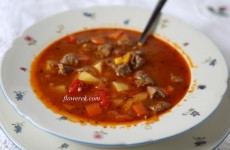 Zupa gulaszowa