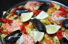 Paella z owocami morza
