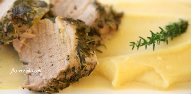 Polędwiczka w sosie z białego wina z puree z selera